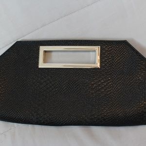 PRICE DROP!! 🐟 Black Clutch (EXPRESS)